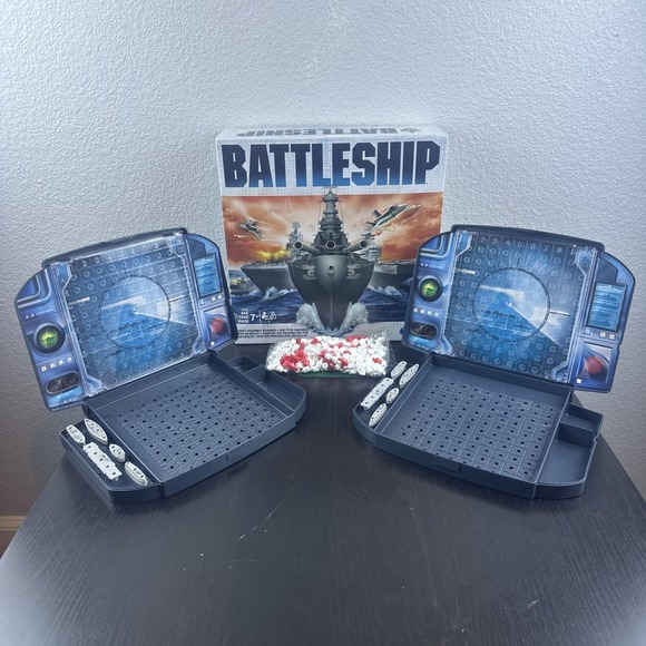 Hasbro Gaming Battleship Naval Combat Board A3264 7+ Complete Game Hunt Sink Win - Picture 1 of 8